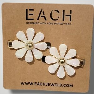 EACH Barrettes